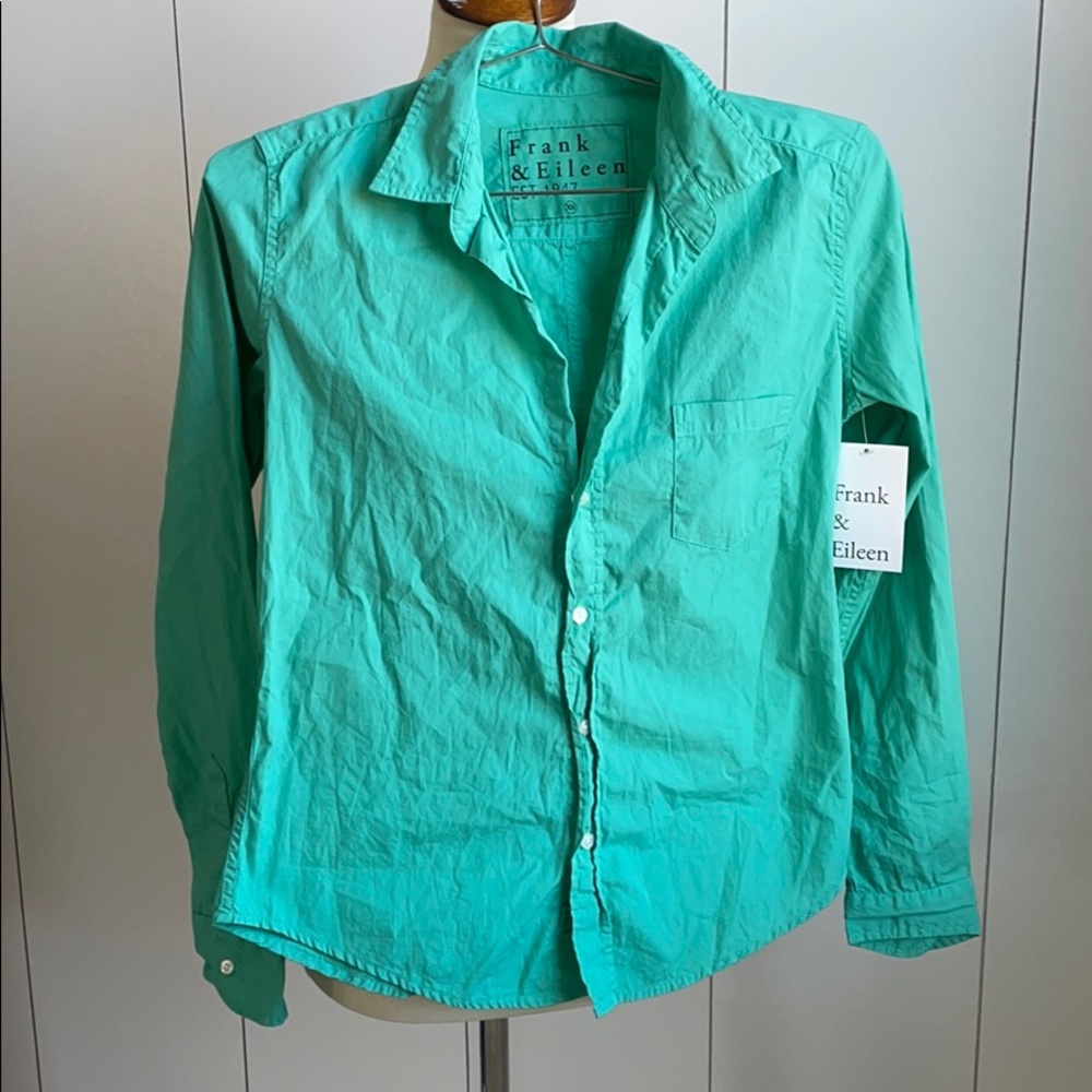 Frank & Eileen Barry poplin button down NWT